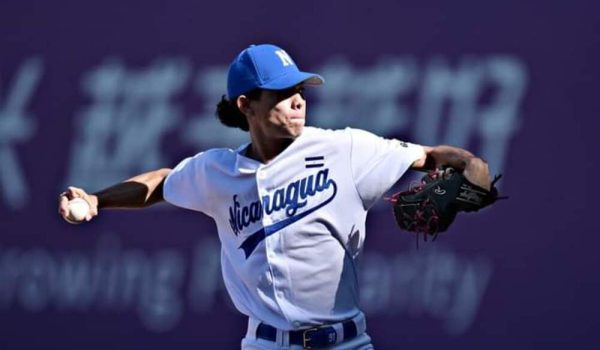 Salario y beneficios de tres nicaragüenses en la prueba para un equipo profesional de Japón