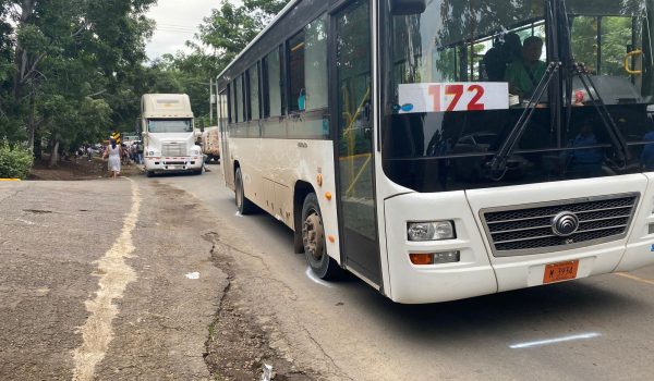 Adolescente conducía bus de la ruta 172 que atropelló a universitario en la entrada a Xiloá