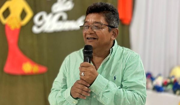 Alcalde de Villanueva sobrevive a embestida de caballo