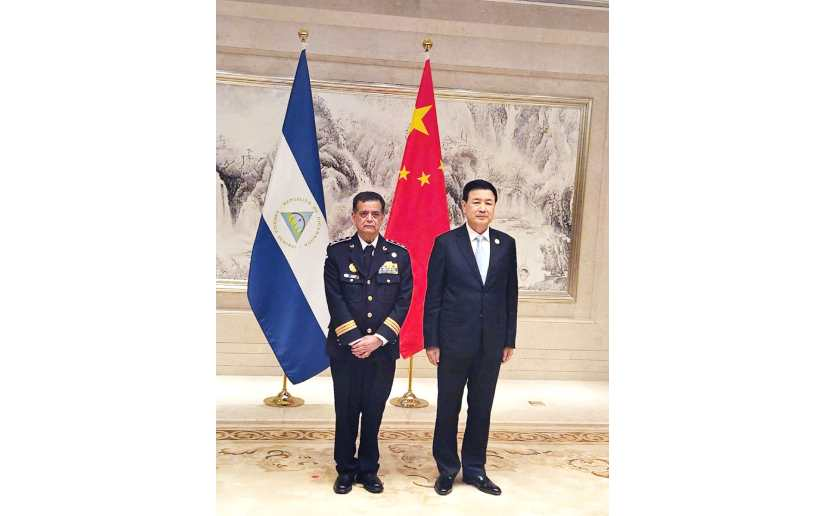 El jefe de la Policía de Nicaragua, primer comisionado Francisco Díaz, y el ministro de Seguridad Pública de China, Wang Xiaohong. Foto de El 19 Digital