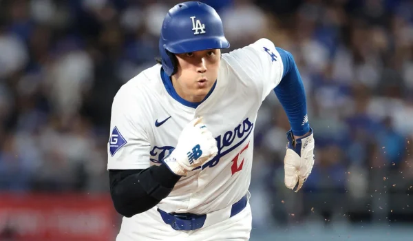 Shohei Ohtani acelera con brusquedad en una jornada asombrosamente histórica