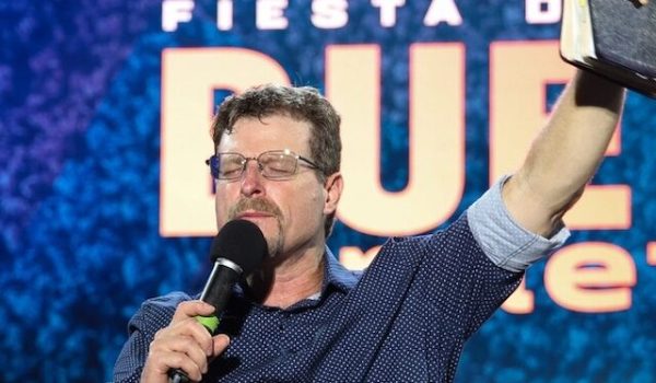 Presidente de Puerta de la Montaña: «Estamos listos para apoyarlos y cuidarlos hasta que sus vidas nuevas estén establecidas»