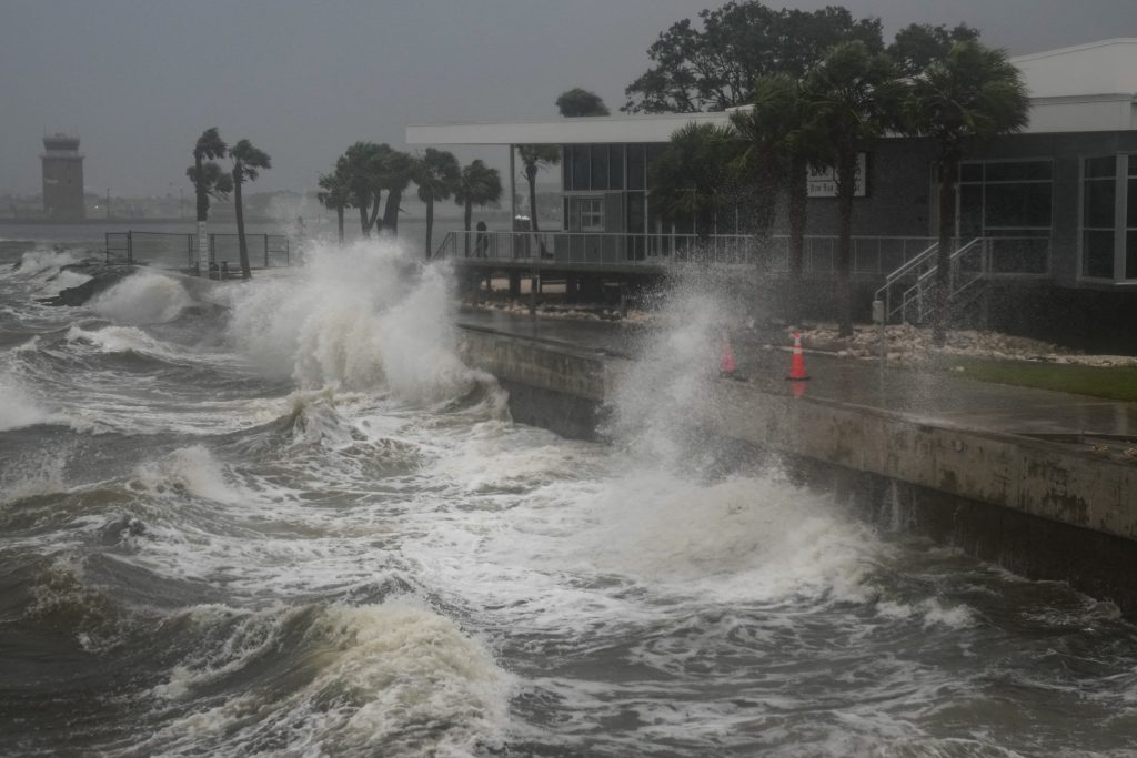 Llegada del huracán Milton por la Florida. AFP