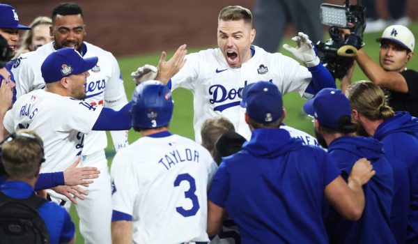 Freddie Freeman entierra a los Yanquis y Dodgers pegan primero en la Serie Mundial