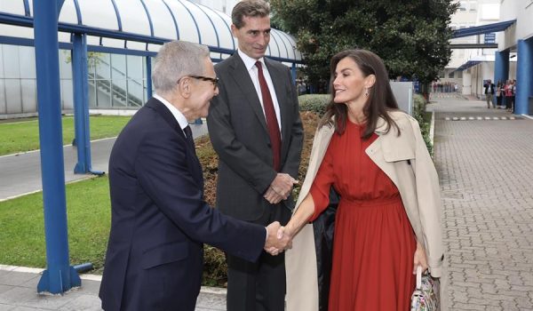 La reina Letizia apoya en Milán un impulso a la innovación en la investigación del cáncer