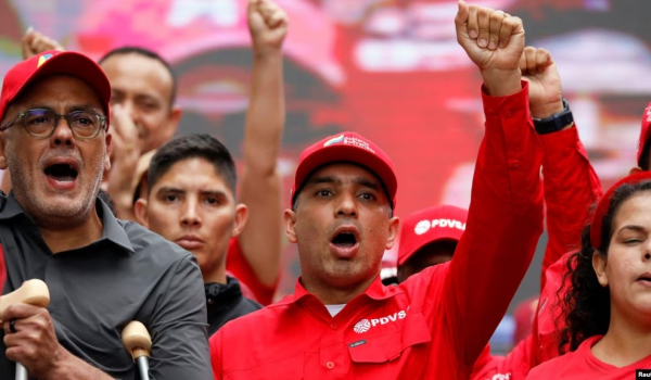Cinco exministros del petróleo venezolano están encarcelados o los busca la justicia
