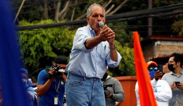 Prohíben salir del país a exalcalde de Tegucigalpa acusado de «drenar» fondos y lavado