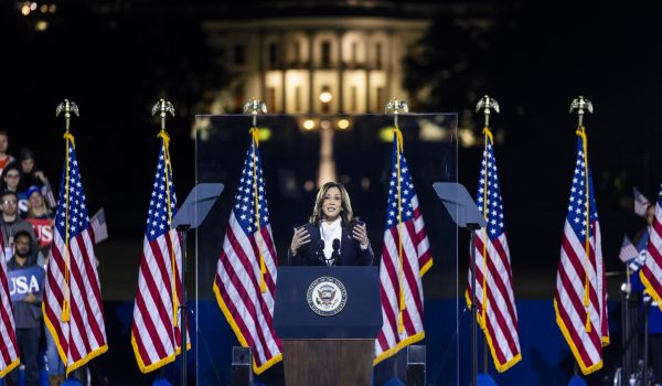 Harris se desmarca de Biden por haber llamado «basura» a los seguidores de Trump