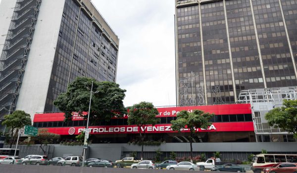 Estatal venezolana PDVSA confirma negociación para venta de petróleo a Estados Unidos