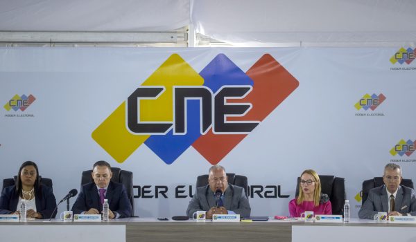 ONG venezolana dice que el Parlamento incumplió la ley al destituir a exrector electoral