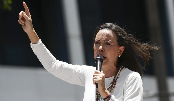 María Corina Machado pide a la Fuerza Armada no «avalar» a «un régimen que va de salida»