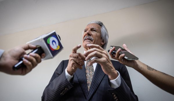 Zamora reivindica la defensa de la «verdad», pese a la persecución a la prensa en Guatemala