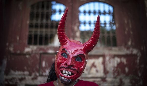 Fiesta y terror: el desfile de los Agüizotes