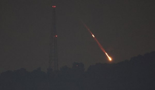 Irán lanza misiles hacia Israel