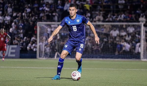 Zaguero, titular de la Selección Nacional, cambia de club en Costa Rica