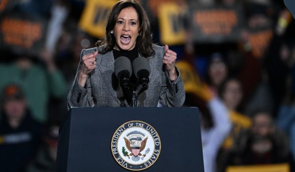 Harris ofrece un «liderazgo nuevo» desde el lugar donde Trump instigó asalto al Capitolio