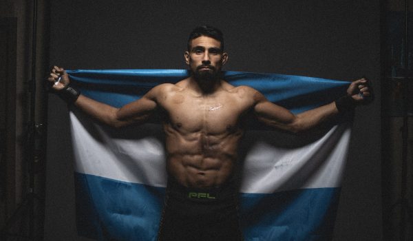 El peleador que busca ser el primer nicaragüense campeón mundial de artes marciales mixtas