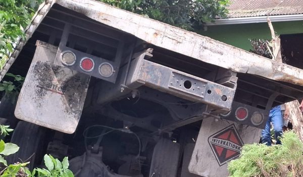 Camioneros protagonizan dos fatalidades viales en 24 horas