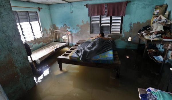 Las lluvias del huracán Milton dejan inundaciones moderadas en el occidente cubano
