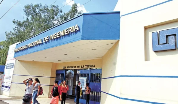 Despidos masivos en la UNI: PGR entrega cartas de despido en el recinto central y en el RUPAP