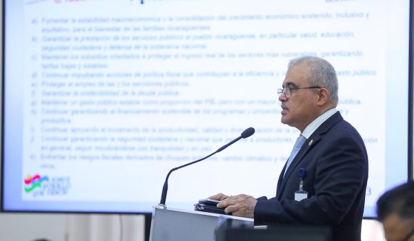 Ovidio Reyes reaparece «sordo, mudo y ciego» ante amenazas al Cafta y predice crecimiento