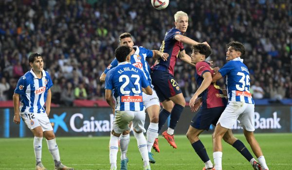 Barcelona se escapa con liderato de la Liga en jornada marcada por el luto en España