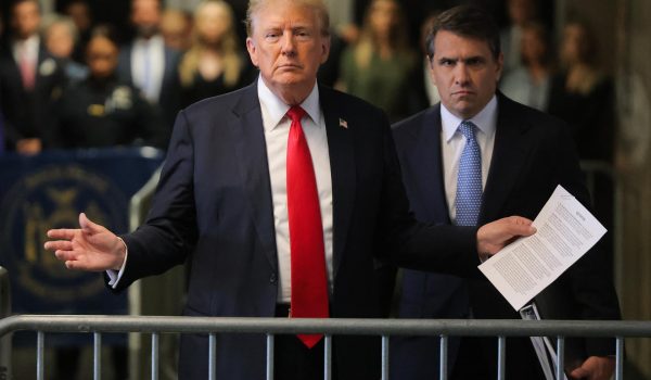 Juez retrasa, sin fecha, la sentencia del juicio penal de Donald Trump en Nueva York