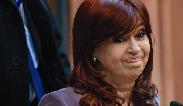 Tribunal argentino confirma condena por corrupción a expresidenta Kirchner