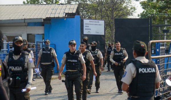 Al menos 15 presos muertos y 14 heridos en nuevos incidentes en la mayor cárcel de Ecuador