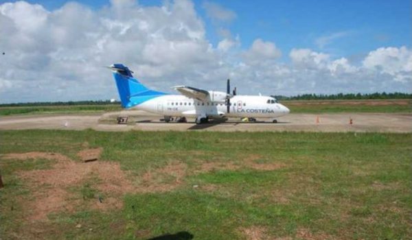 Régimen desempolva proyecto de reconstrucción de aeropuertos, pero no dice de dónde sacará dinero