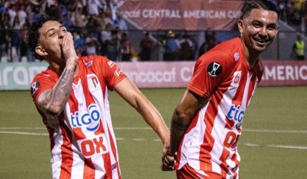 La polémica celebración entre Byron Bonilla y Henry Niño en la Final de la Copa Centroamericana