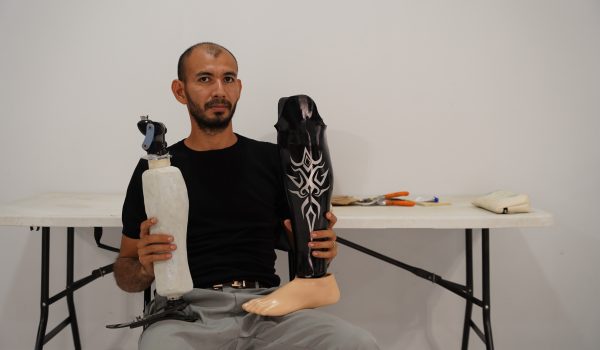 Esculturas, pinturas y prótesis de piernas: Yeison Silva es una especie de Da Vinci nicaragüense