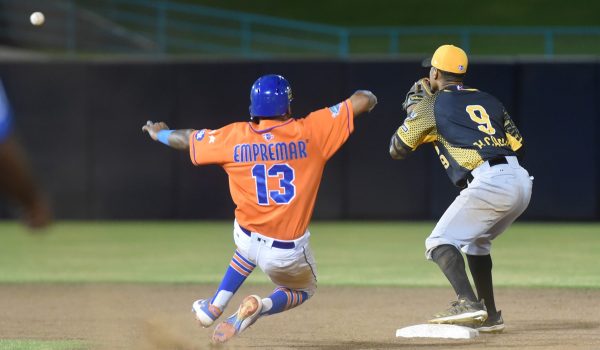 Arranca la Liga de Beisbol Profesional con una cifra récord de jugadores extranjeros