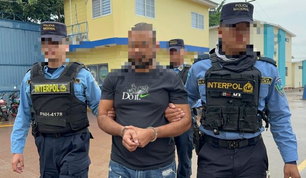 Honduras retiene a nicaragüense solicitado por EE.  UU., acusado de abuso sexual contra una niña