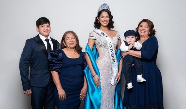 Sheynnis Palacios disfruta los últimos días de su reinado compartiendo fotos familiares