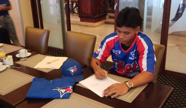 Otro prometedor prospecto nicaragüense es dejado libre por su organización de la MLB