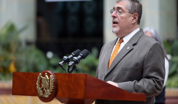 Tribunal electoral anula al partido político del presidente de Guatemala