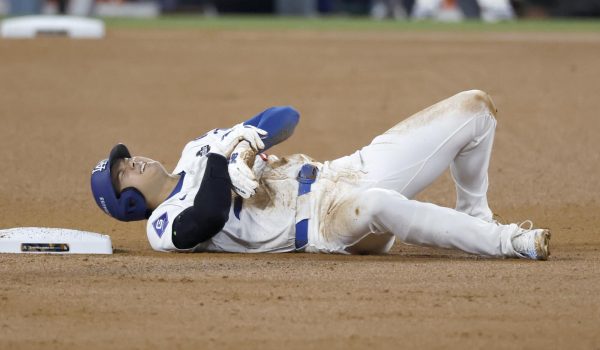 Shohei Ohtani operado con éxito del hombro que se lastimó en la Serie Mundial