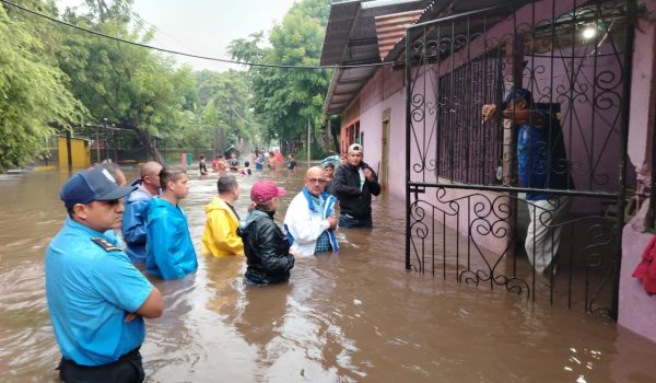 636 familias evacuadas, ríos desbordados y graves daños causa la tormenta Sara en Nicaragua