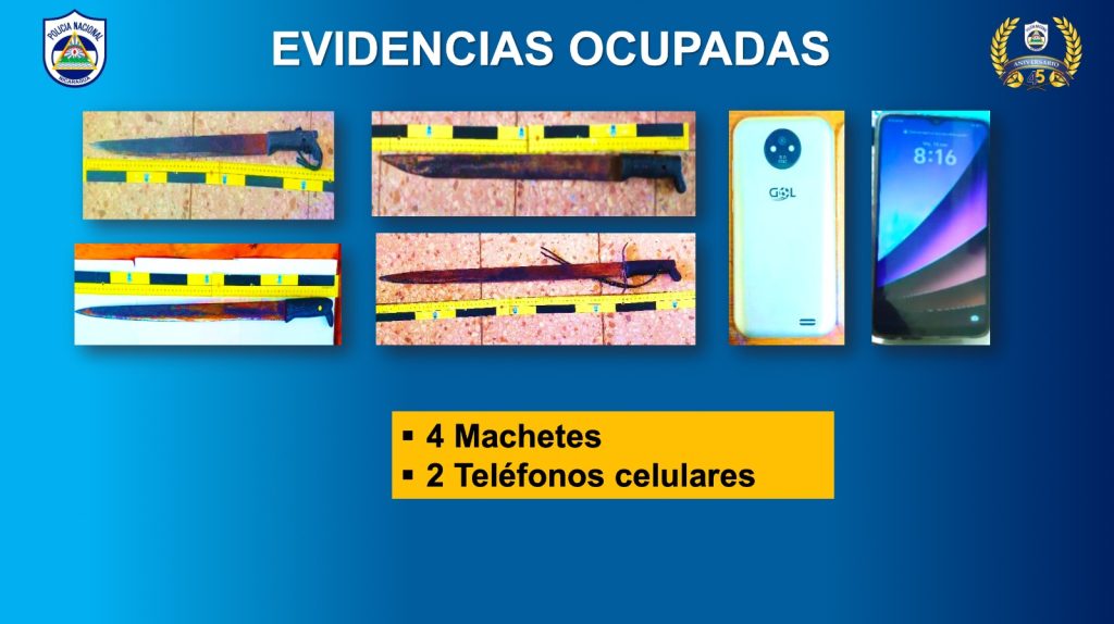 Machetes y teléfonos celulares le ocupó la Policia a los sospechsos de aseinar e una familia en una comarca de El Castillo