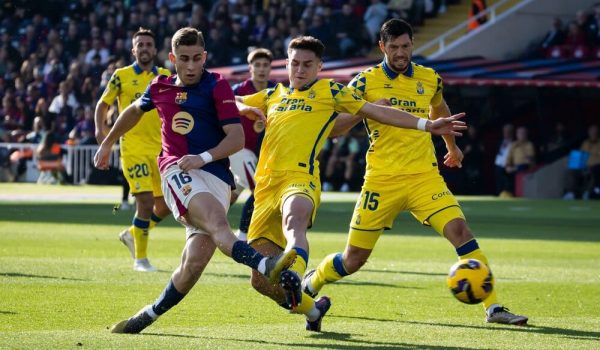 Las Palmas amarga al Barcelona la celebración de su 125 aniversario