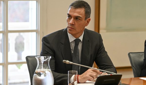 El Gobierno español moviliza 10.000 efectivos más por las inundaciones, ya con 211 muertos