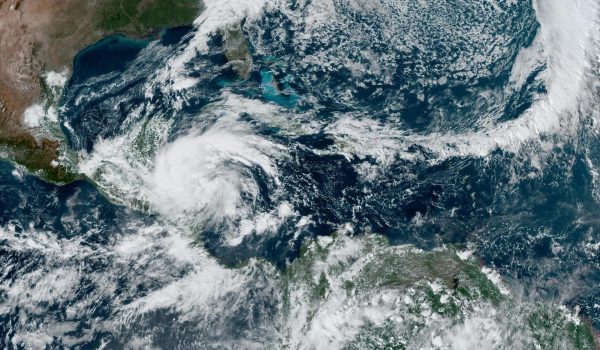 Un muerto y más de 47.000 personas afectadas por la tormenta tropical Sara en Honduras