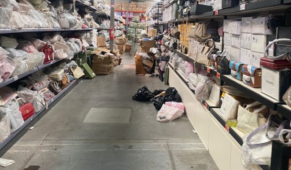 Así es trabajar para una tienda china en el mercado Oriental
