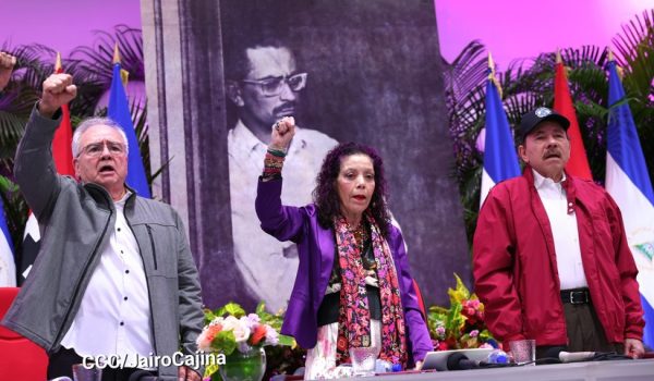 Ortega conmemora a Carlos Fonseca mientras mantiene desaparecido a su hijo