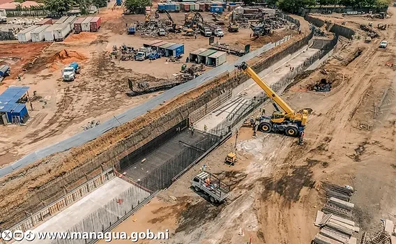 Alcaldía de Managua prohíbe estacionar vehículos sobre la pista entre el puente El Edén y La Robelo