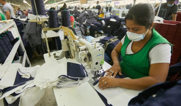 Según la escueta nota del Ministerio de Trabajo, el incremento salarial que se acaba de producir, beneficiará a unos 124,000 trabajadores nivel nacional. Foto referencia