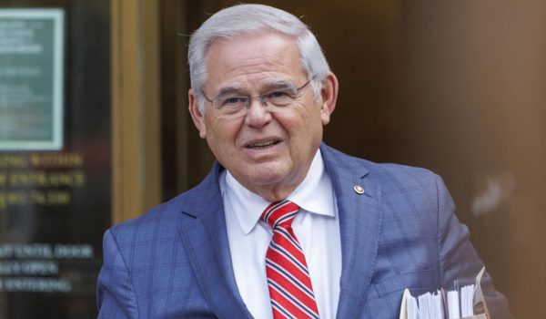 Niegan un nuevo juicio al exsenador Bob Menéndez, hallado culpable por corrupción