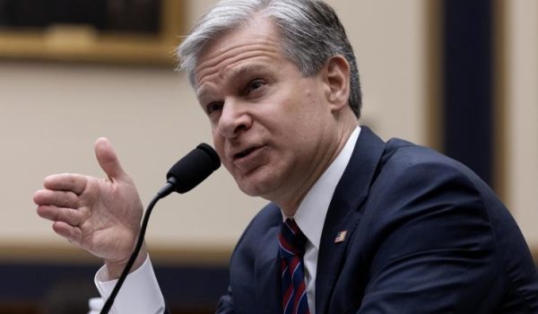 Trump celebra la dimisión del director del FBI como «un gran día» para EE.UU.