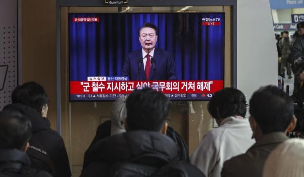 Presidente de Corea del Sur pide perdón por la ley marcial y deja su posición en manos de su partido